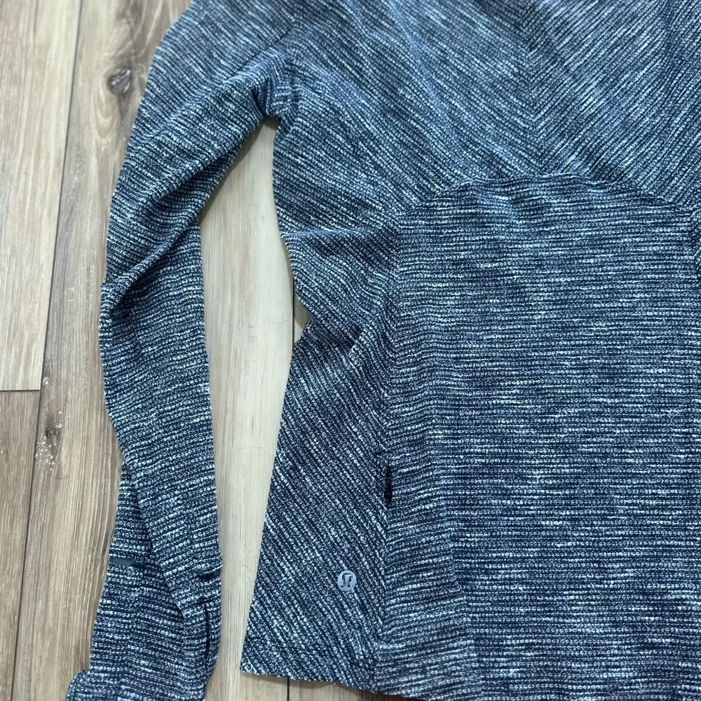 Lululemon women’s Long Sleeve Top size 10